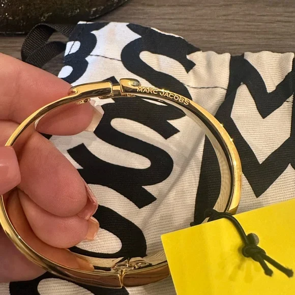 Marc Jacobs Gold J Hinge Bracelet NWT - Picture 4 of 6